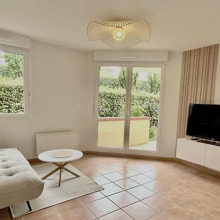 Les Nuits D'embalens Holiday home